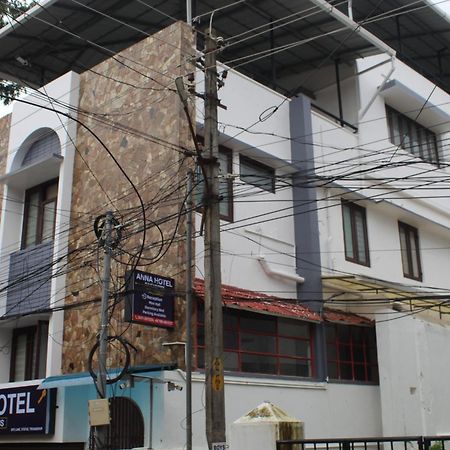 Anna Hotel Thiruvananthapuram Ngoại thất bức ảnh