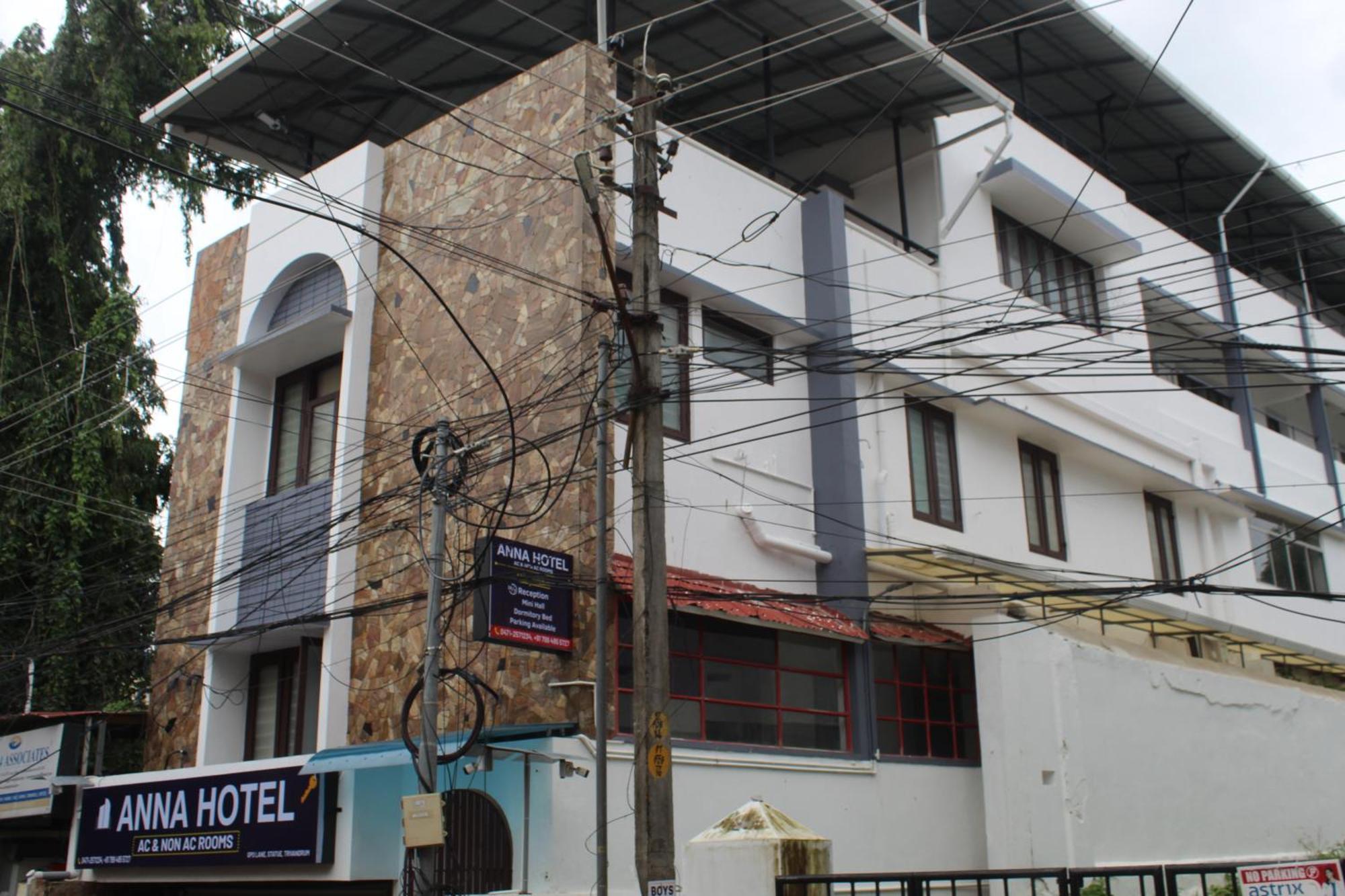 Anna Hotel Thiruvananthapuram Ngoại thất bức ảnh