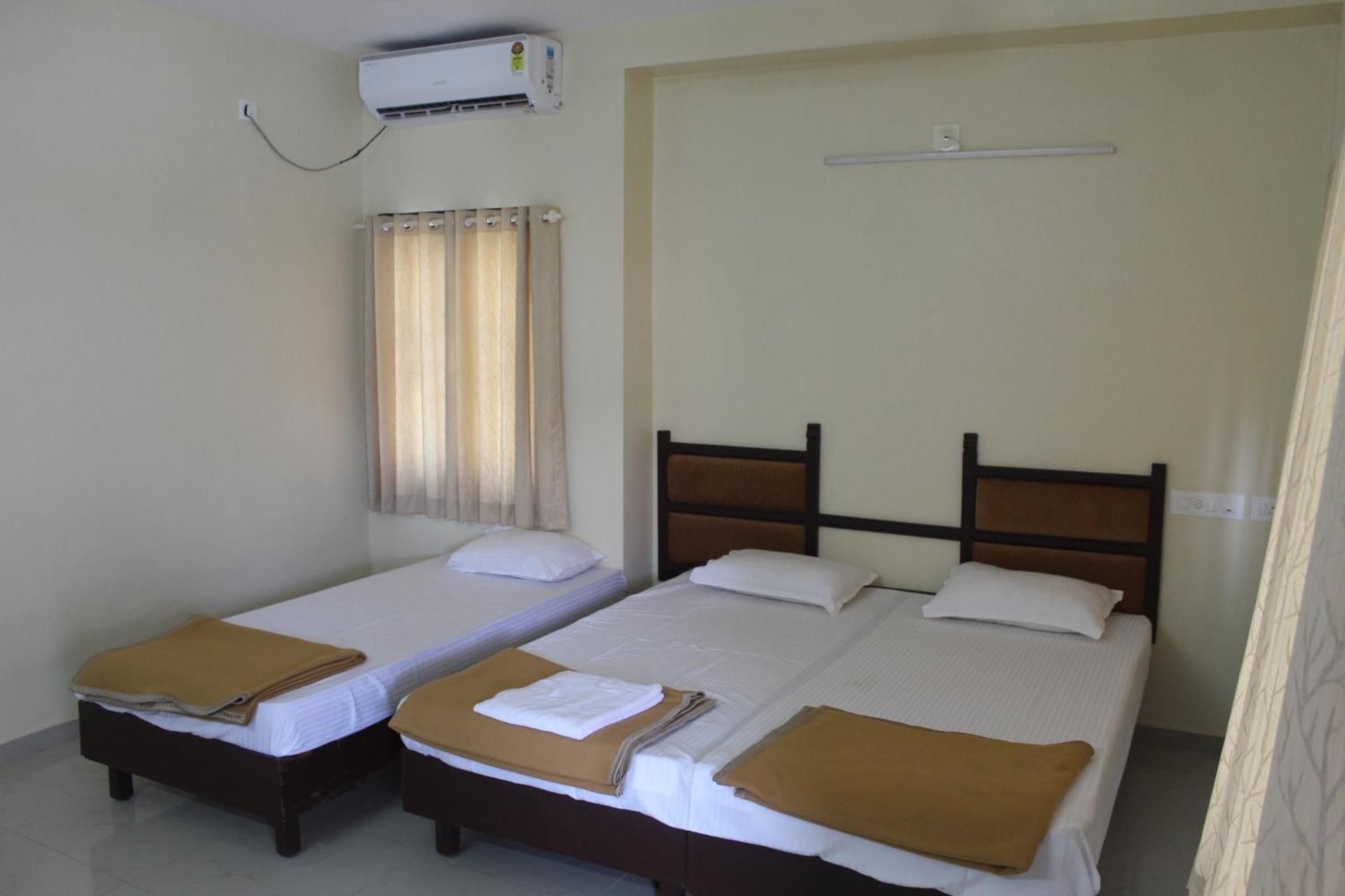 Anna Hotel Thiruvananthapuram Ngoại thất bức ảnh