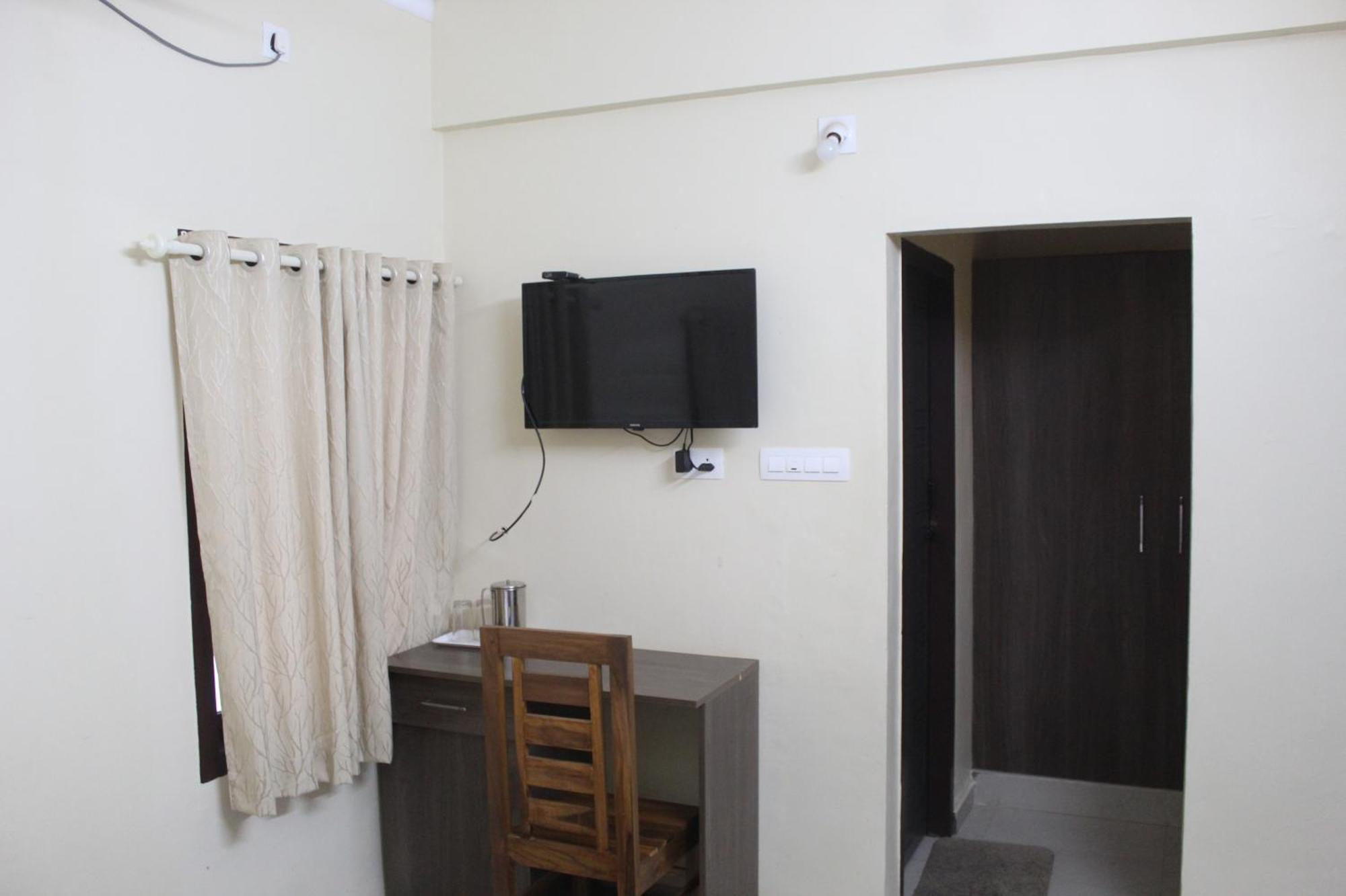 Anna Hotel Thiruvananthapuram Ngoại thất bức ảnh