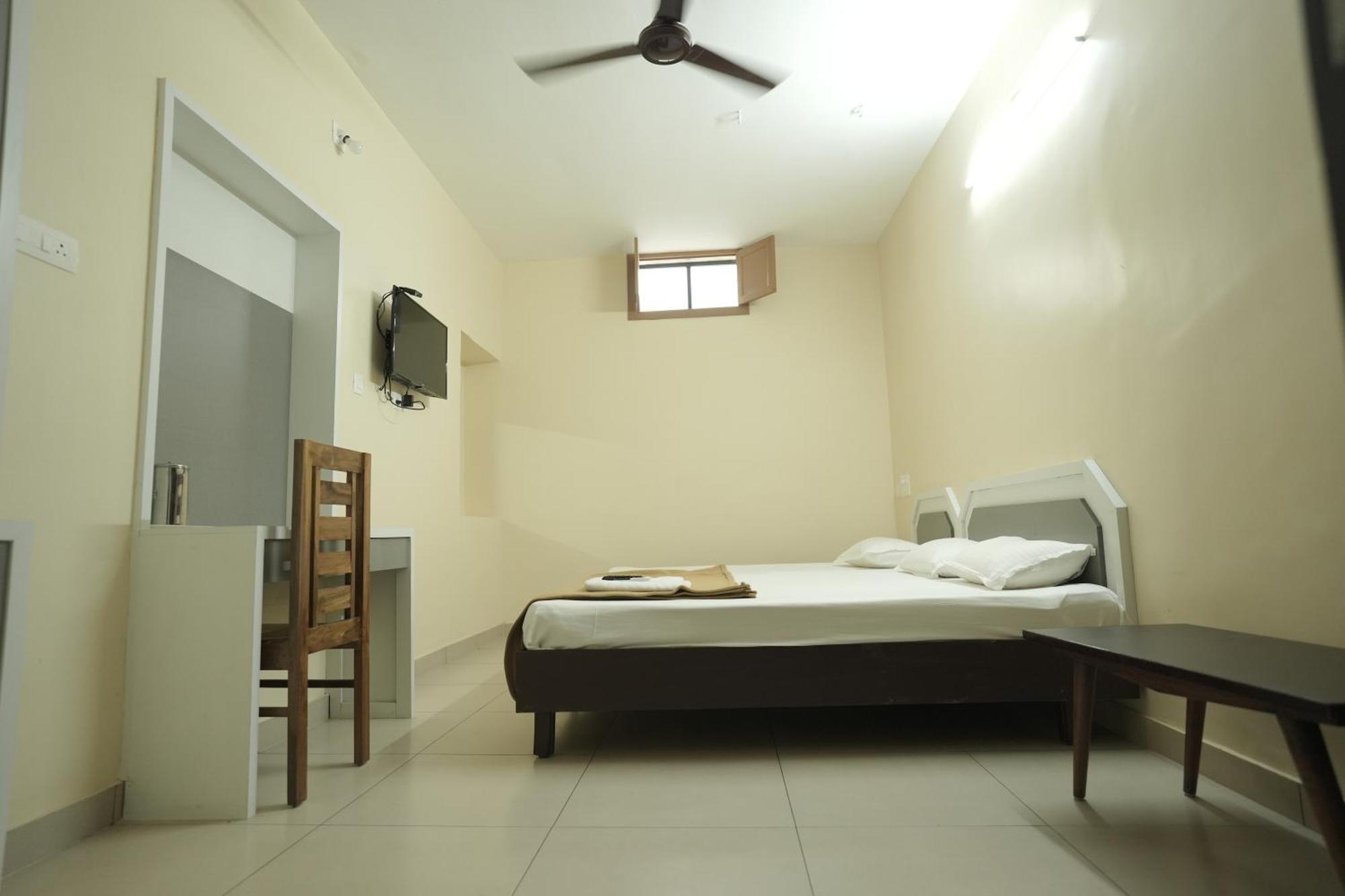 Anna Hotel Thiruvananthapuram Ngoại thất bức ảnh